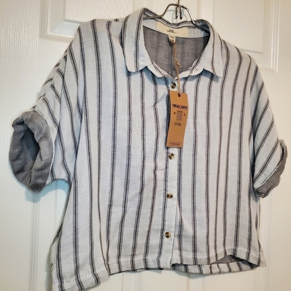 Thread & Supply Cropped Button Down Sz M - Picture 2 of 5